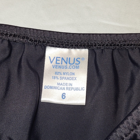 ❄️SALE❄️ Bikini Bottoms - Picture 3 of 3